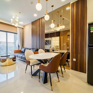 Smile Home - Soho Apartment Balcony - Modern Comfortable